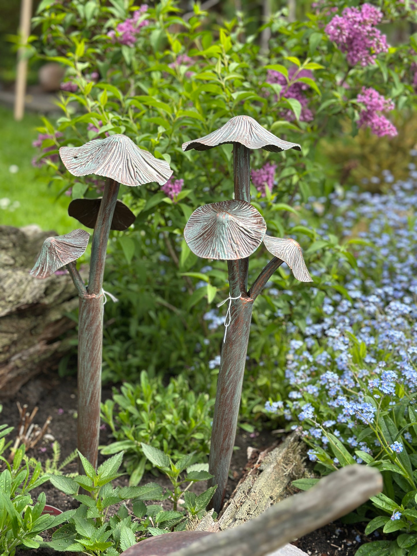 Pilz aus Metall/ Antique Green zum stecken. H: 65cm. D: 18cm.