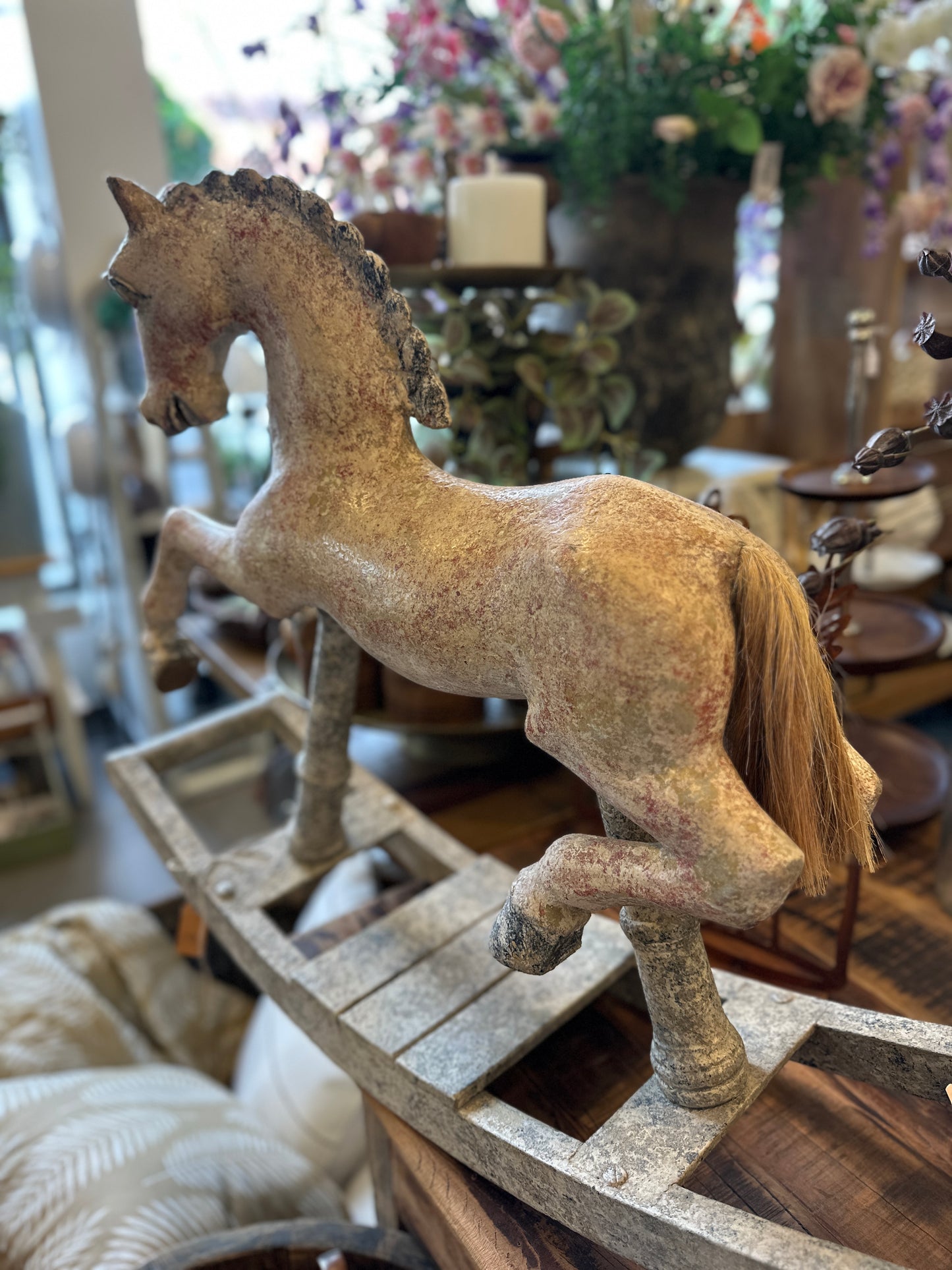 Pferd aus Polyresin zwei- teilig Shabby