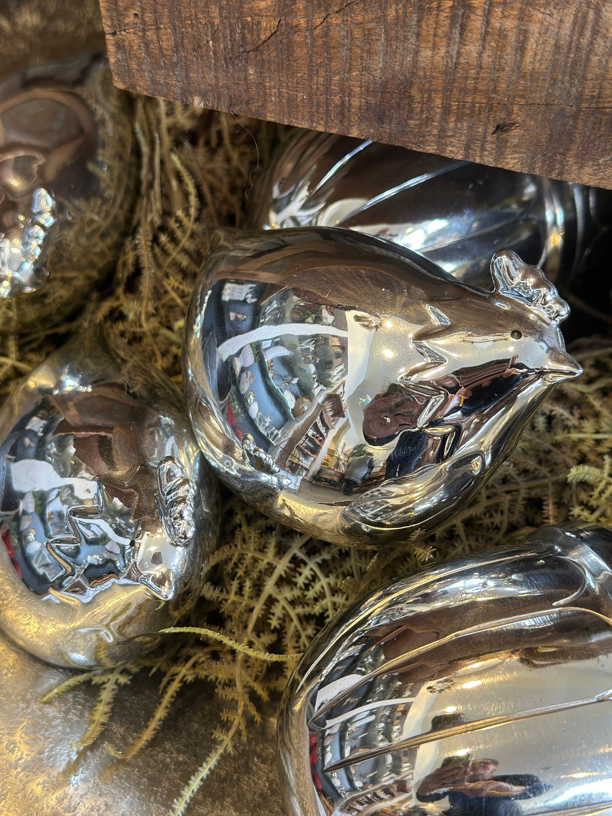 Henne Silber aus Polyresin