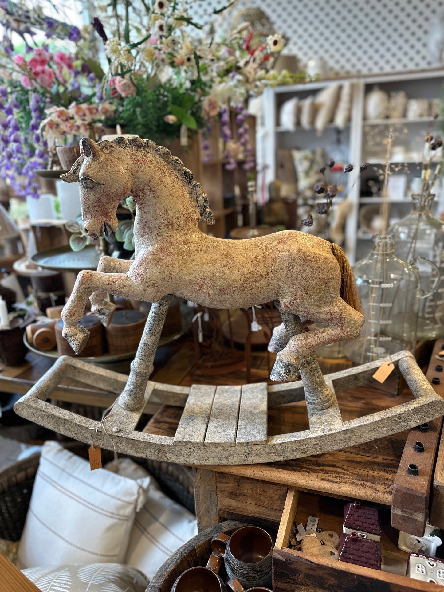 Pferd aus Polyresin zwei- teilig Shabby