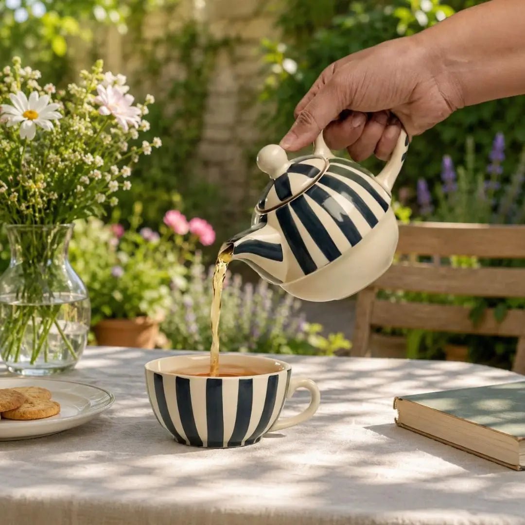 Teekanne und Tasse Set