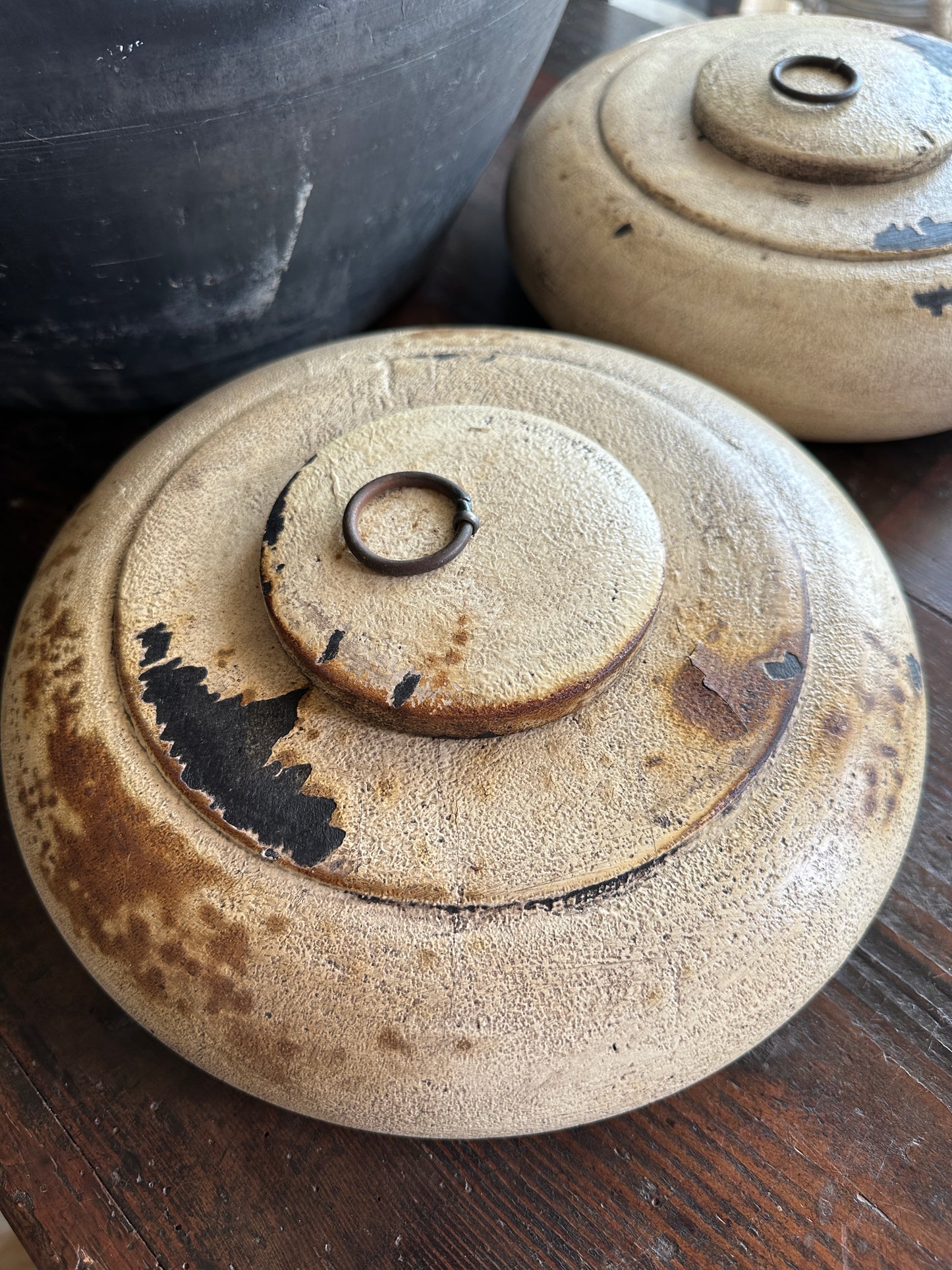 Aufbewahrung- Holz- Dose, rund. Holz altweiß, flach, Shabby chic. Jedes Stück ein Unikat