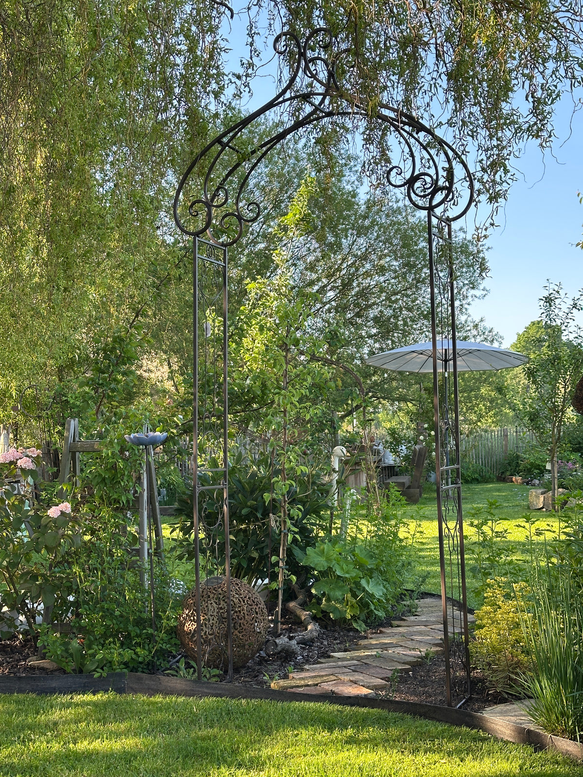Rosenbogen aus Eisen 274x116x28cm.