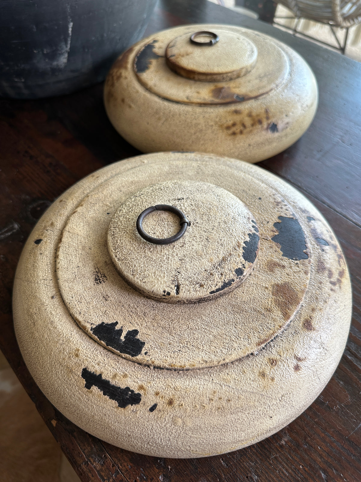 Aufbewahrung- Holz- Dose, rund. Holz altweiß, flach, Shabby chic. Jedes Stück ein Unikat