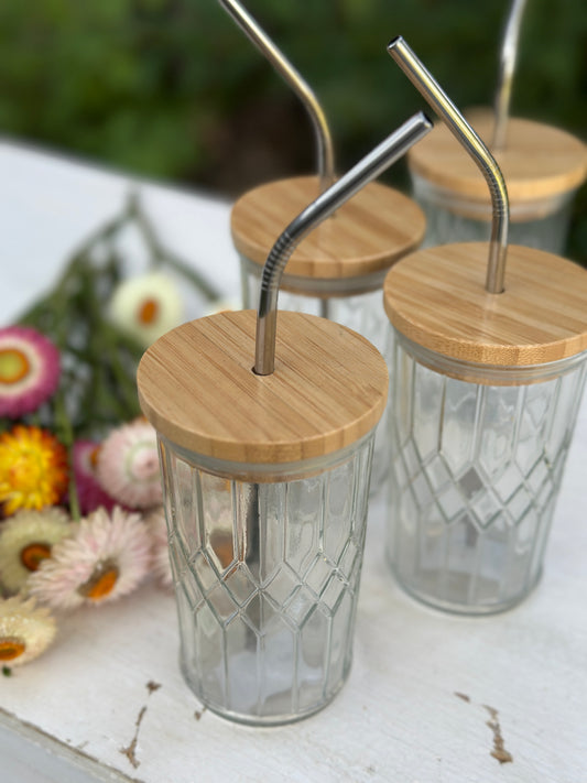Glas mit Deckel