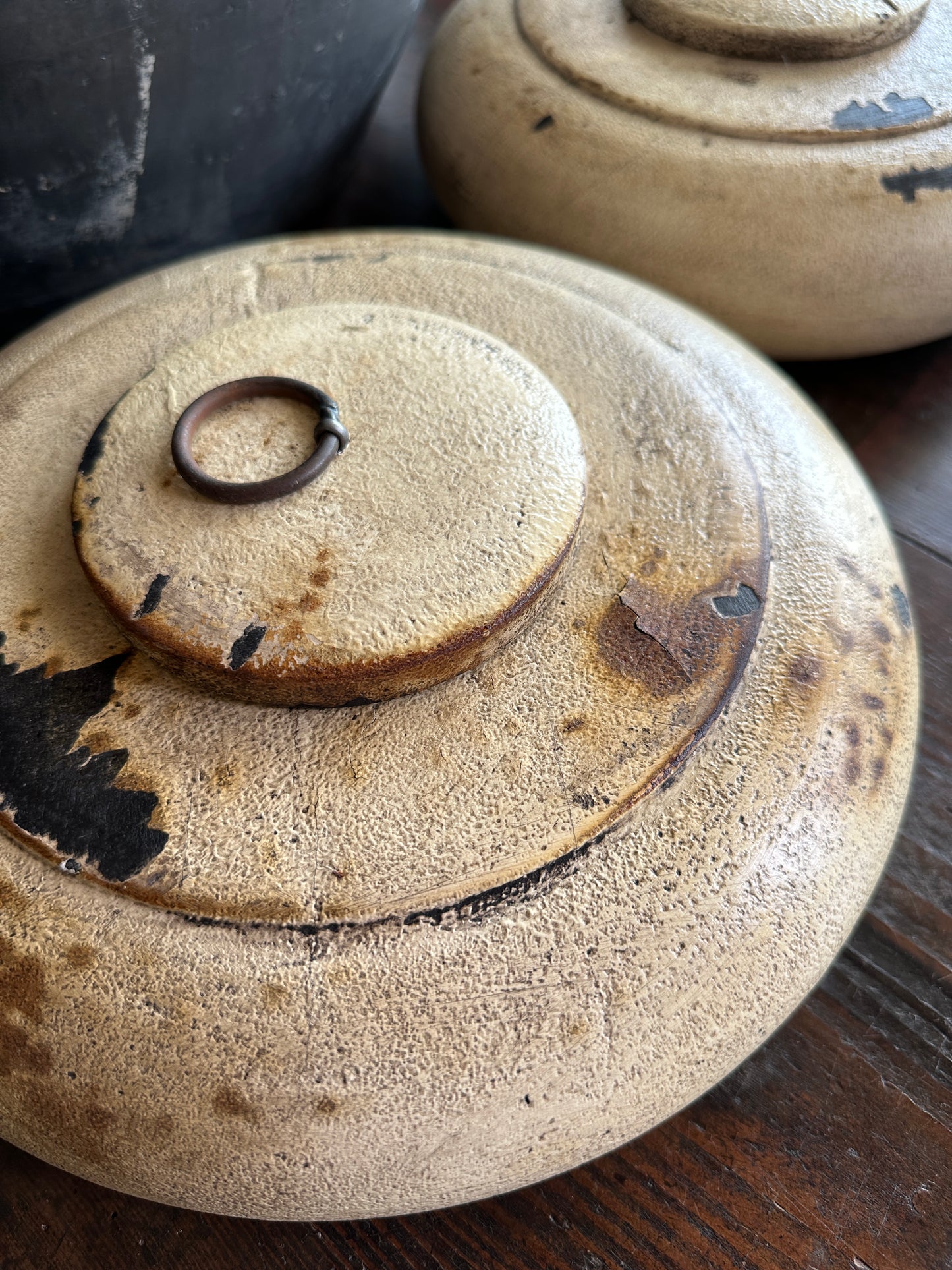 Aufbewahrung- Holz- Dose, rund. Holz altweiß, flach, Shabby chic. Jedes Stück ein Unikat