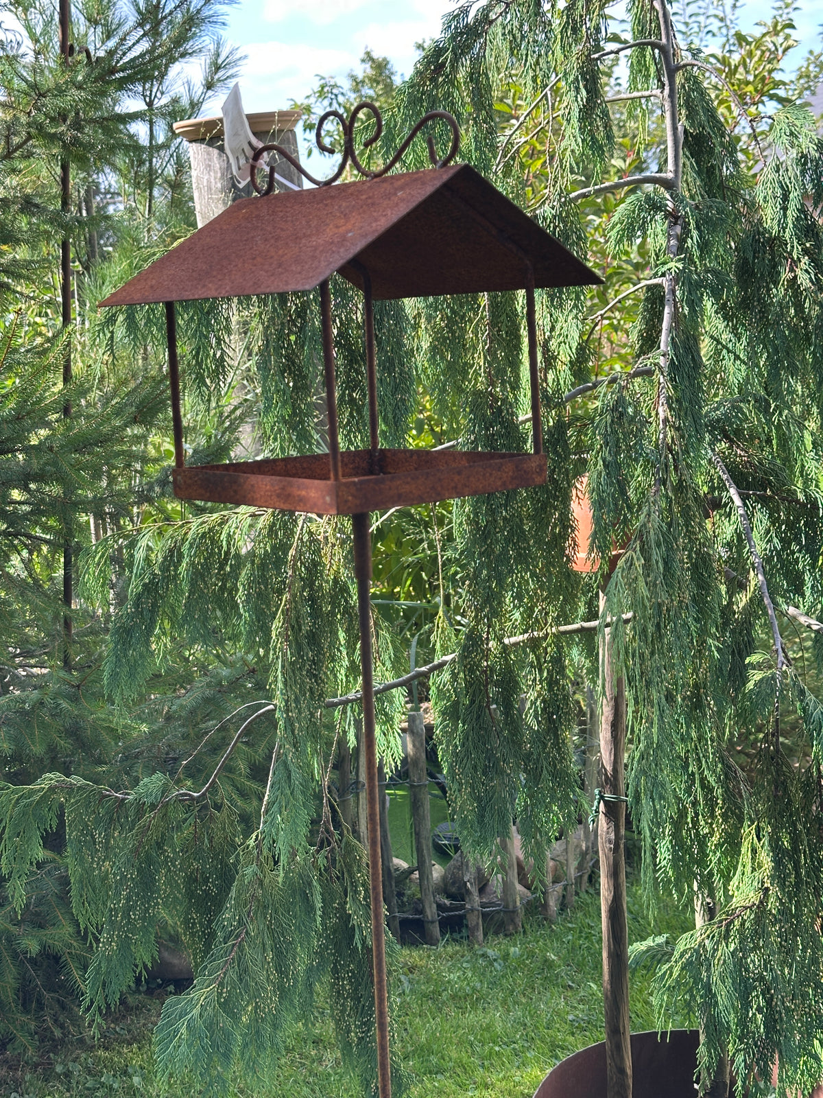Futterhaus Vogelfutterhaus am Stab, Rost