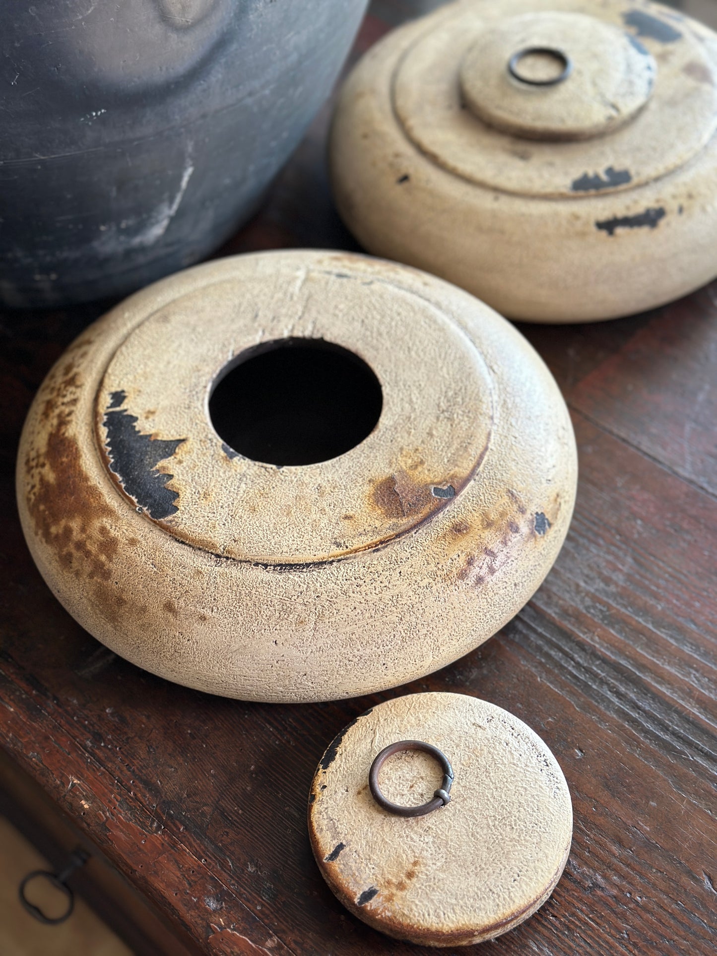 Aufbewahrung- Holz- Dose, rund. Holz altweiß, flach, Shabby chic. Jedes Stück ein Unikat