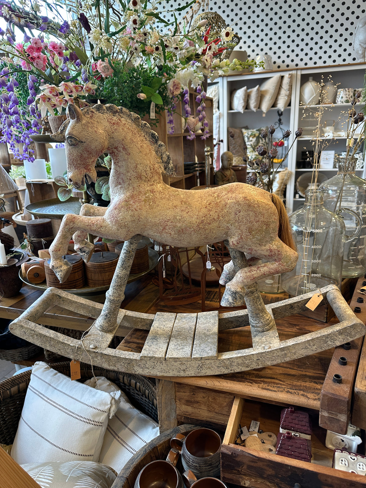 Pferd aus Polyresin zwei- teilig Shabby