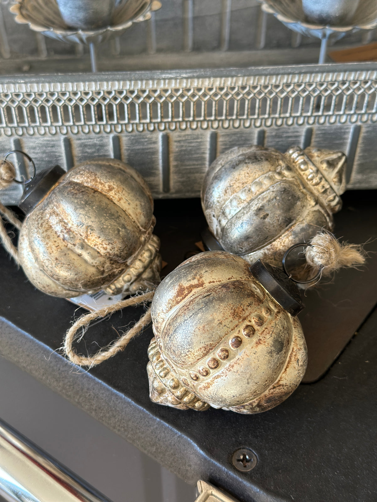 Kugel/ Zapfen aus Glas, Shabby