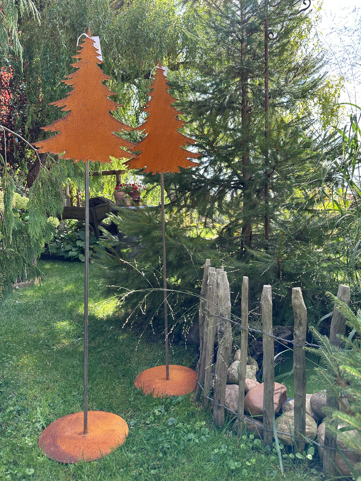 Baum auf Fuß Rost/ Eisen