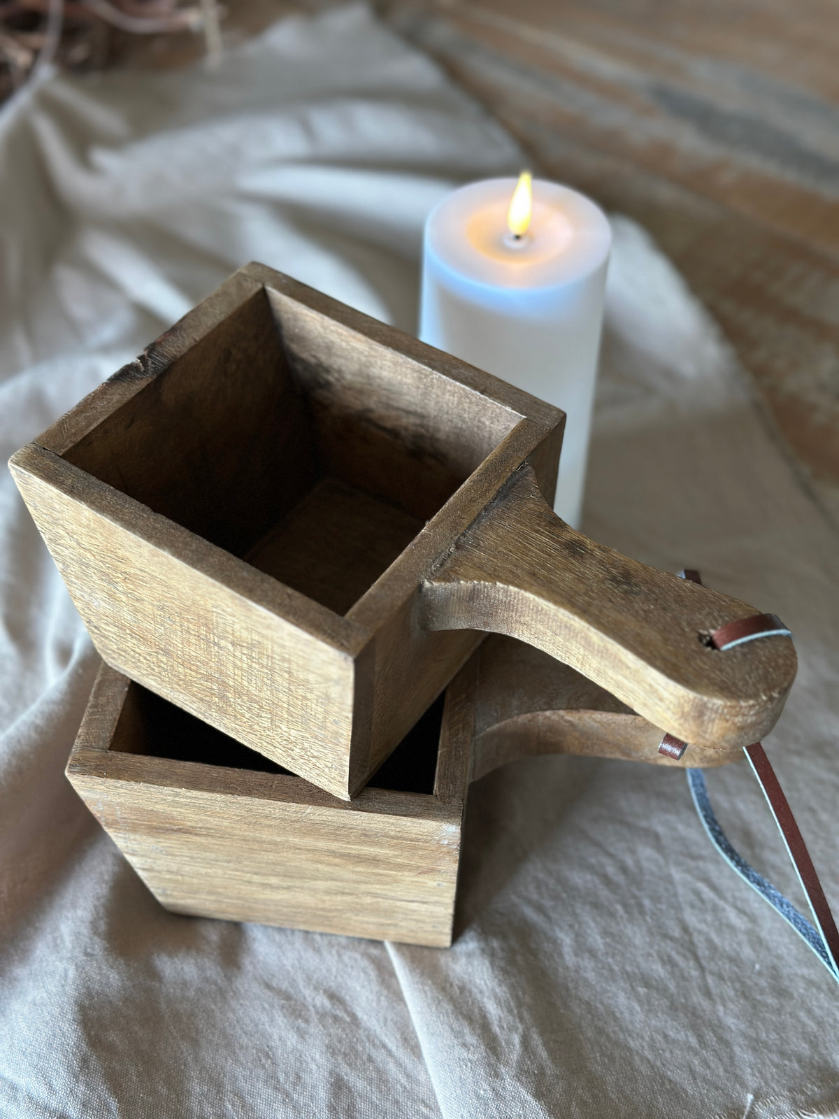 Aufbewahrungs- Holz- Kästchen, eckig Natur, Mangoholz mit einem Griff