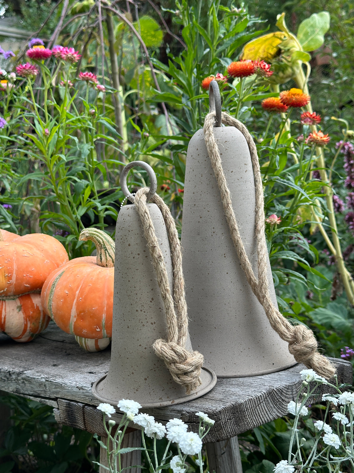 Glocke klein aus Metall H: 24cm