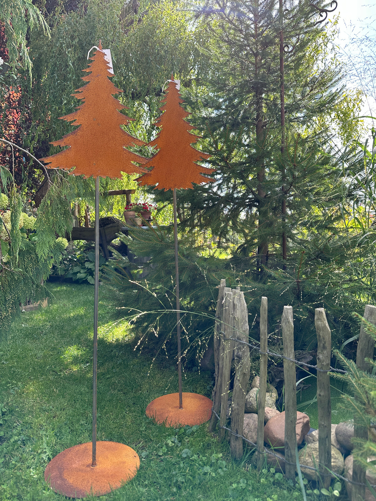 Baum auf Fuß Rost/ Eisen