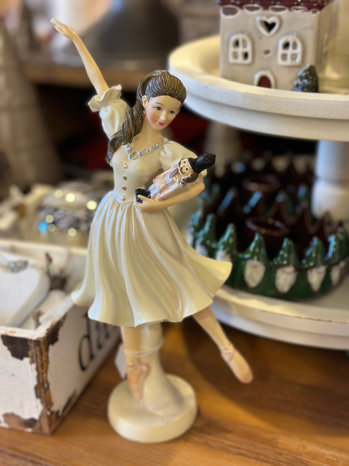 Ballerina/ Figur Frau , tanzend aus Polyresin H: 25,5cm