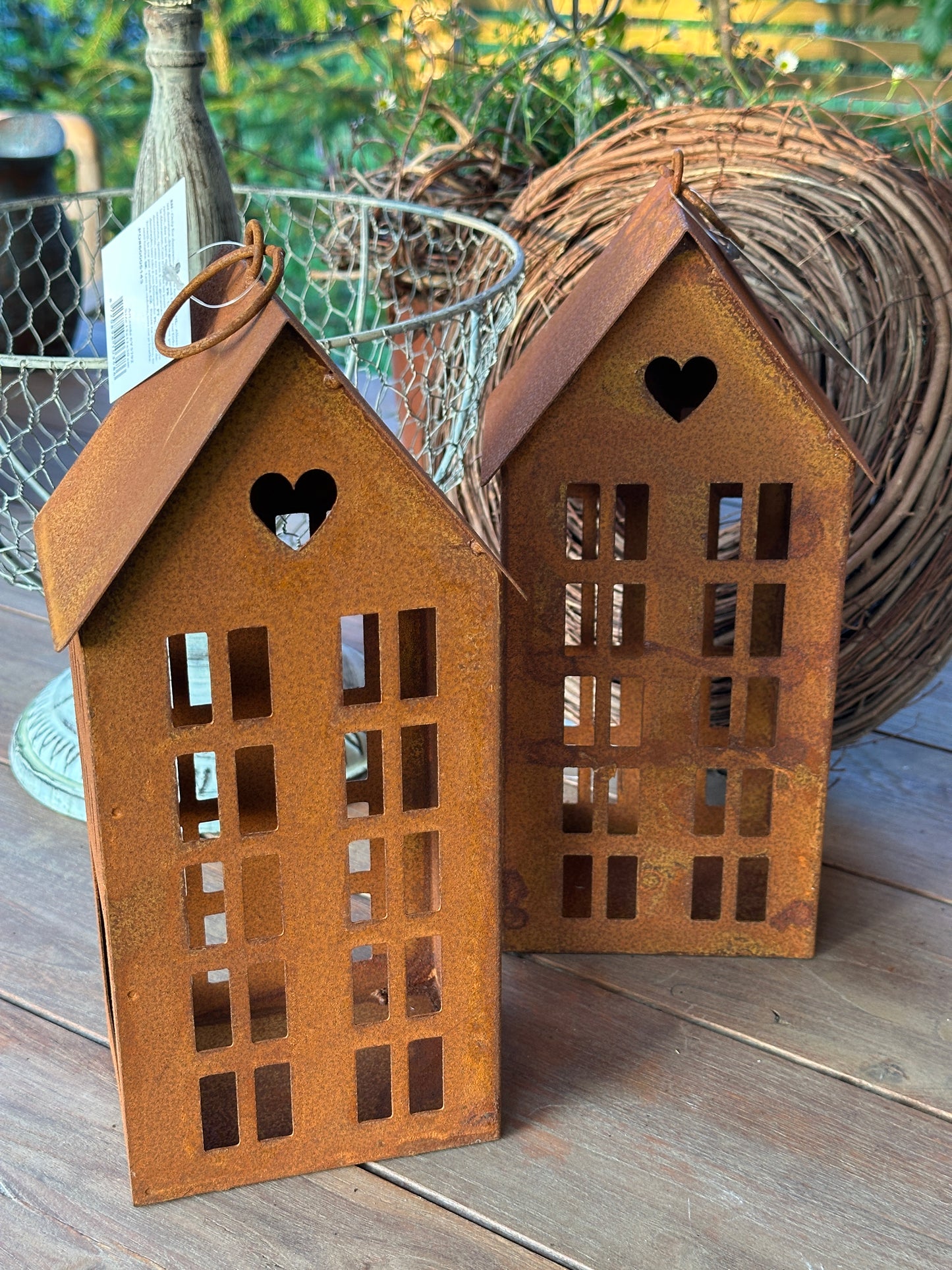 Haus/ Windlicht aus Metall, Rost