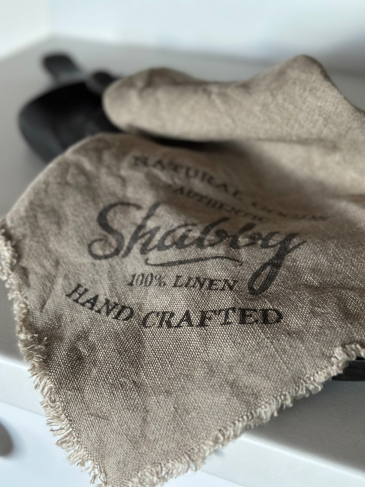 Deckchen/ Deko Tuch, Shabby, alle Seiten mit Fransen versehen.