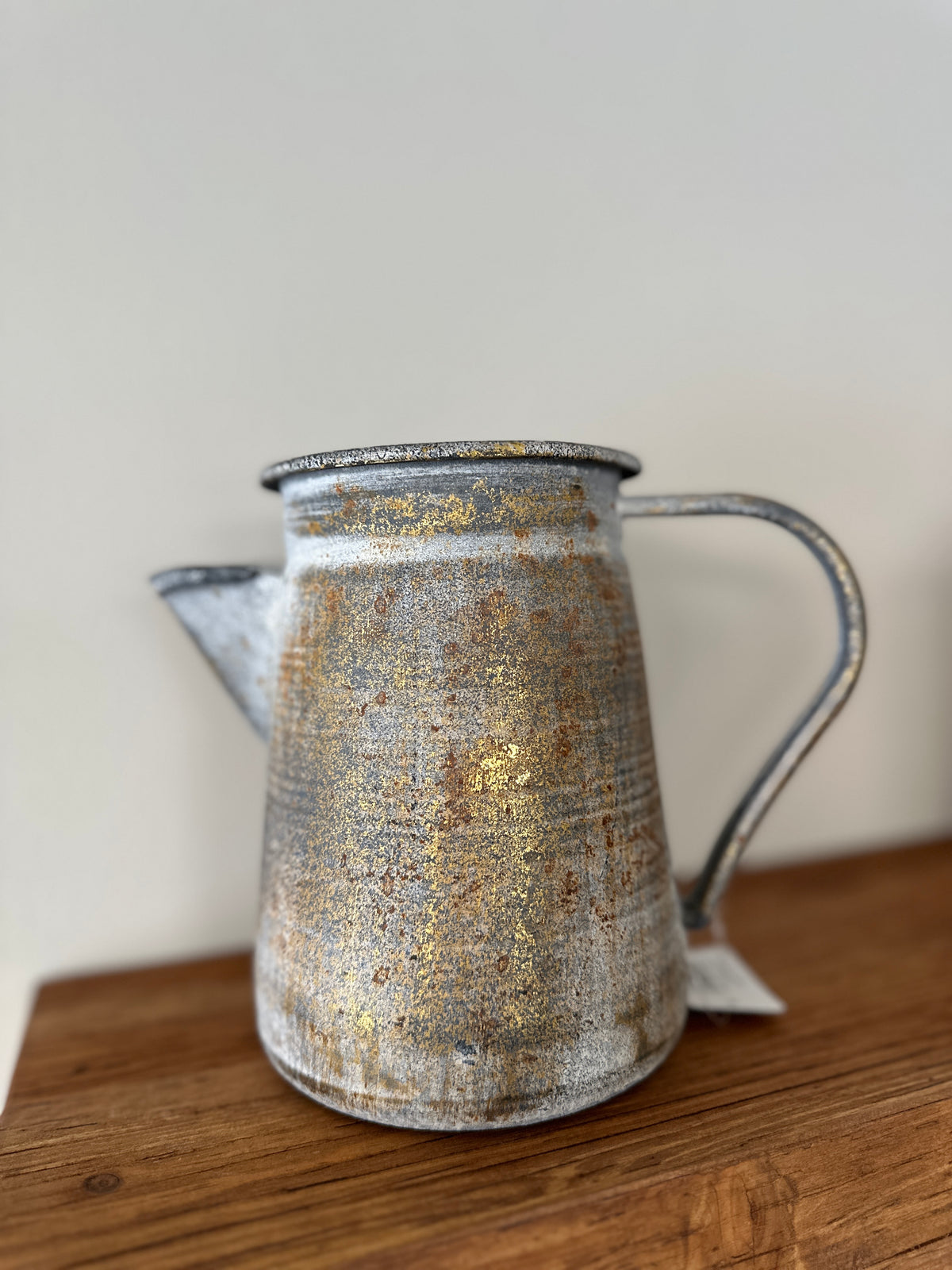 Krug aus Metall