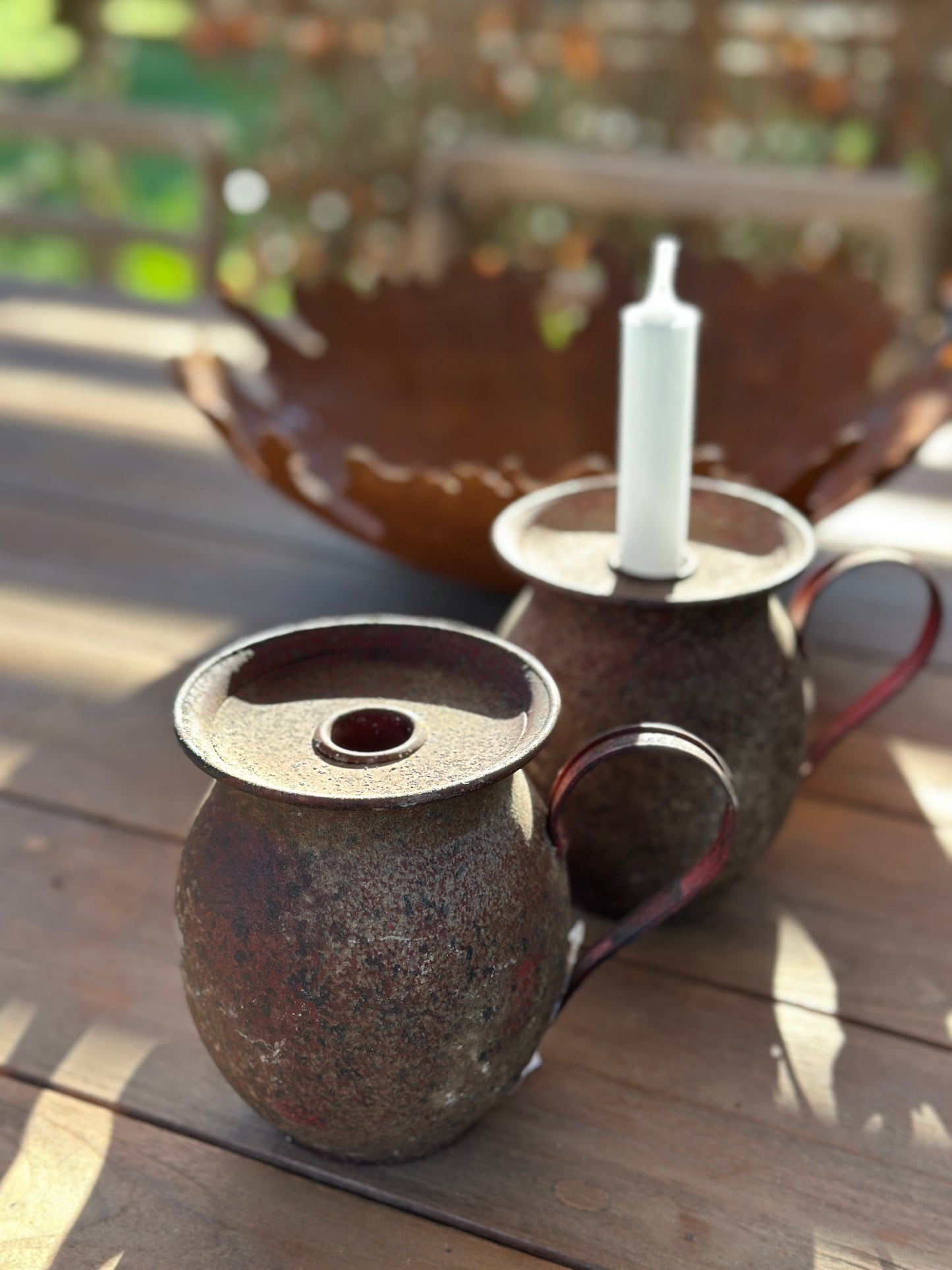 Kerzenhalter/ Krug aus Metall/ Rost mit Kerze und Deko
