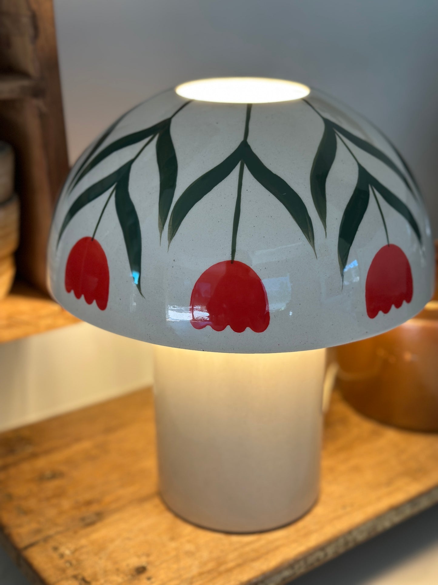 Lampe Tulips- Handbemalte Steingutlampe.