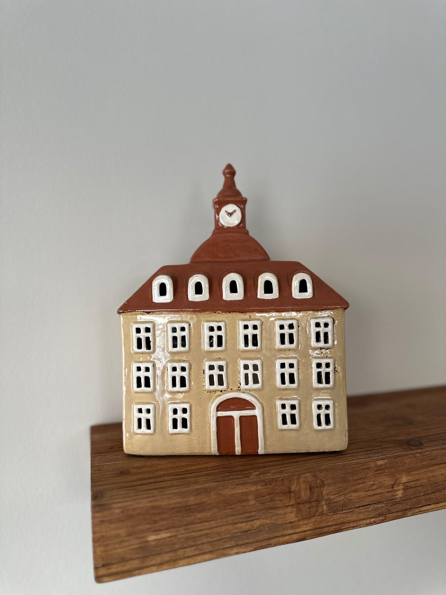 Haus aus Keramik