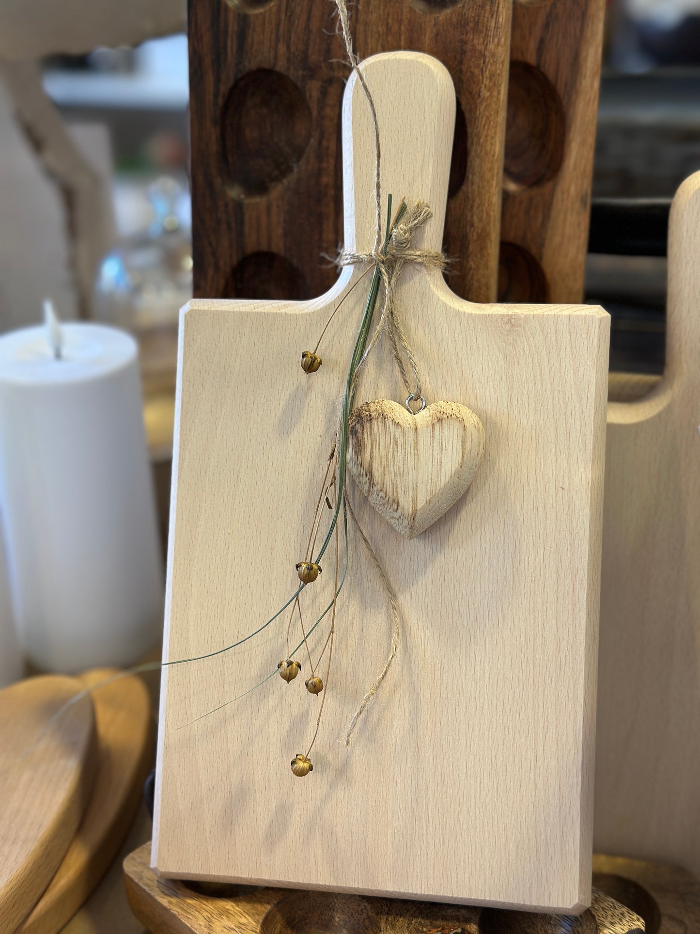 Brett aus Holz mit einem Herz