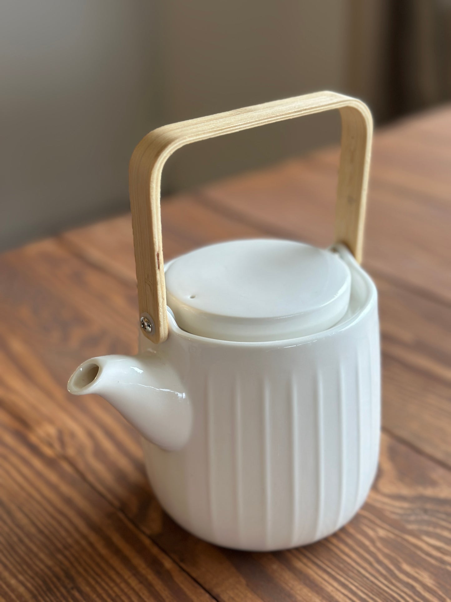 Teekanne weiß aus Keramik