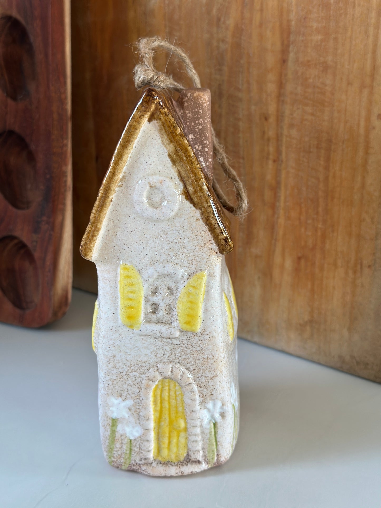 Haus Keramik zum hängen mit Glöckchen