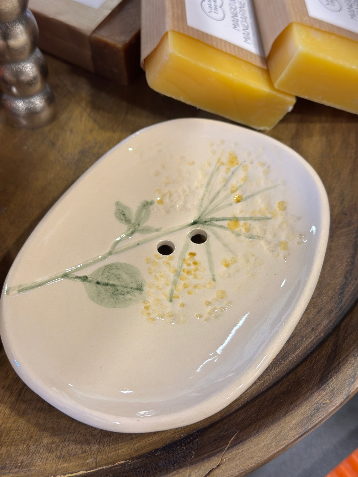 Seifenschale mit echtem Blütenabdruck. Mit Füßchen & Löchern
