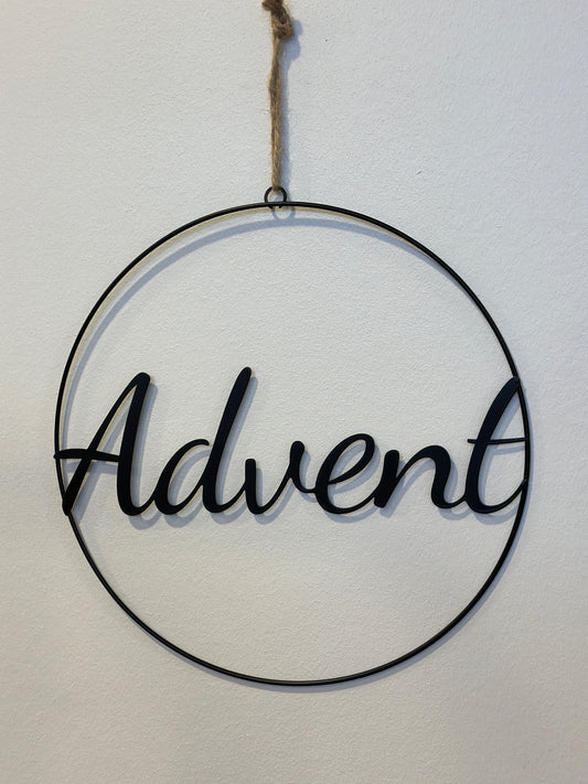 Ring zum hängen, schwarz. Advent. Aus Metall