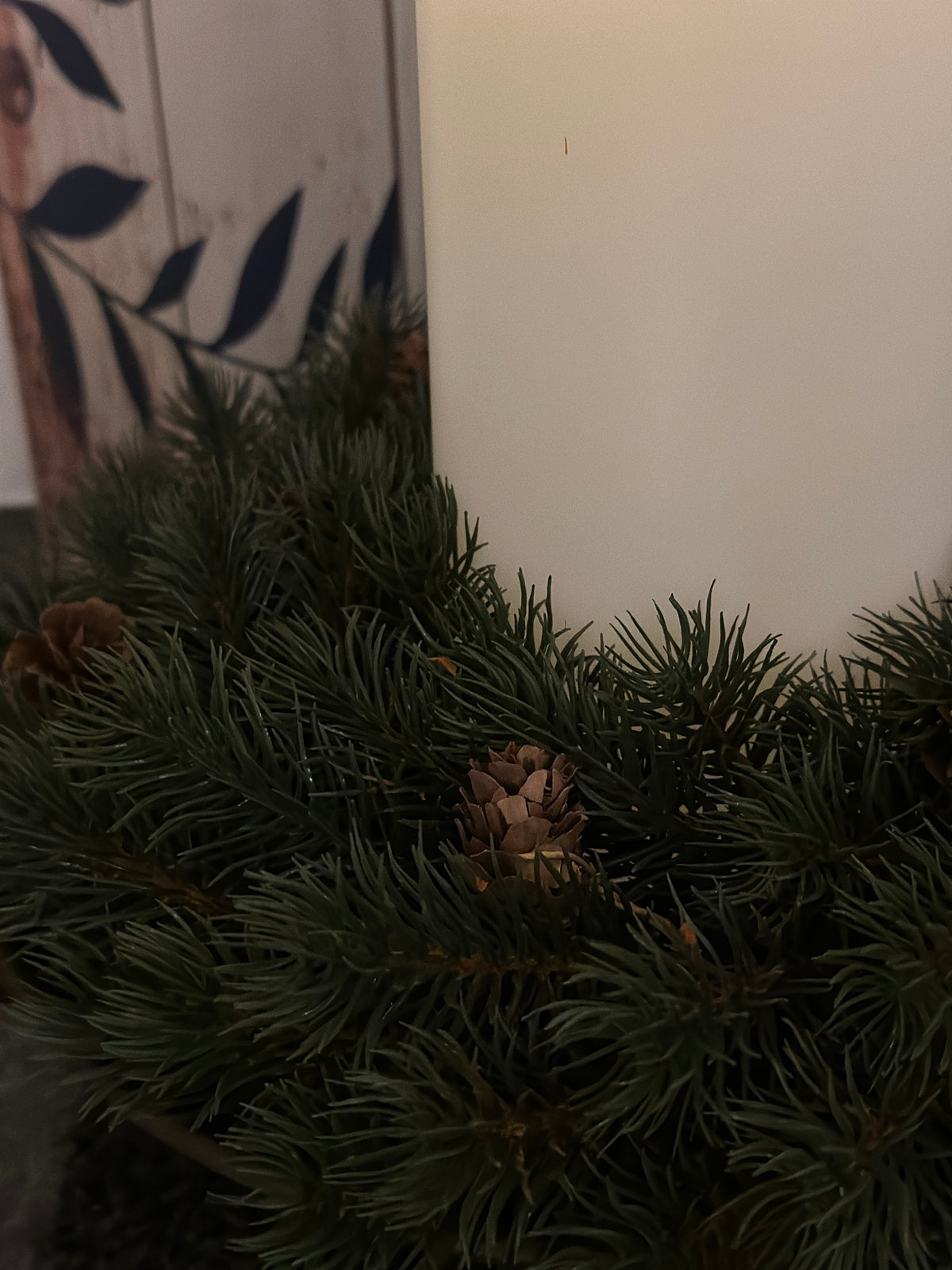 Kranz Kunst mit Zapfen