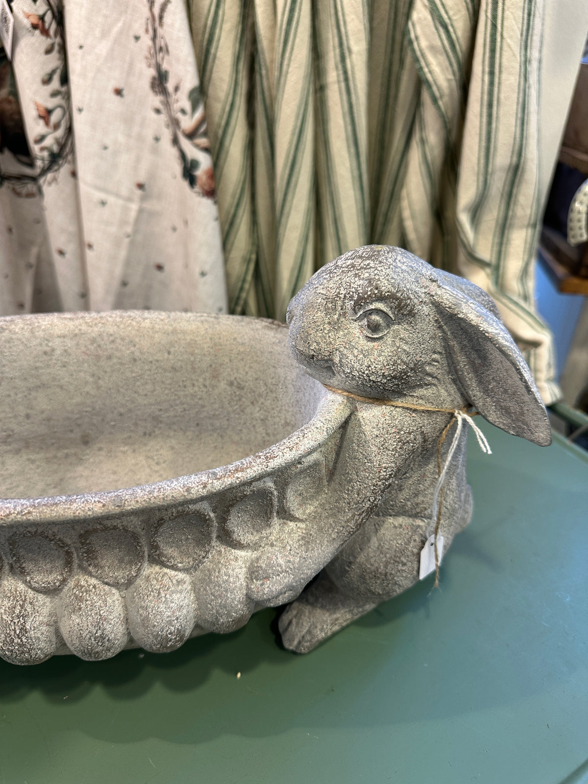 Blumentopf/ Gefäß/ Deko Topf/ Hase aus Polyresin